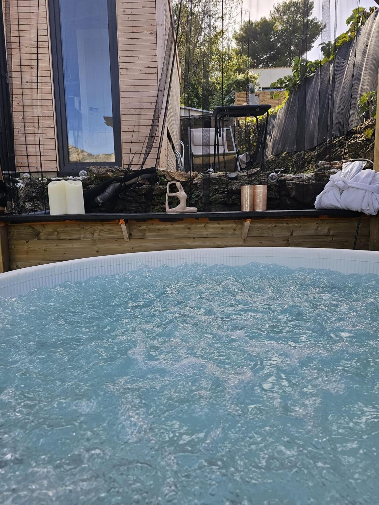 Le Nid Des Calanques Et Son Jacuzzi Appartement Marseilles Buitenkant foto